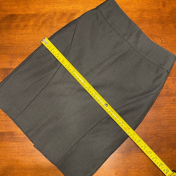 Banana Republic Pencil Skirt - Picture 7 of 8